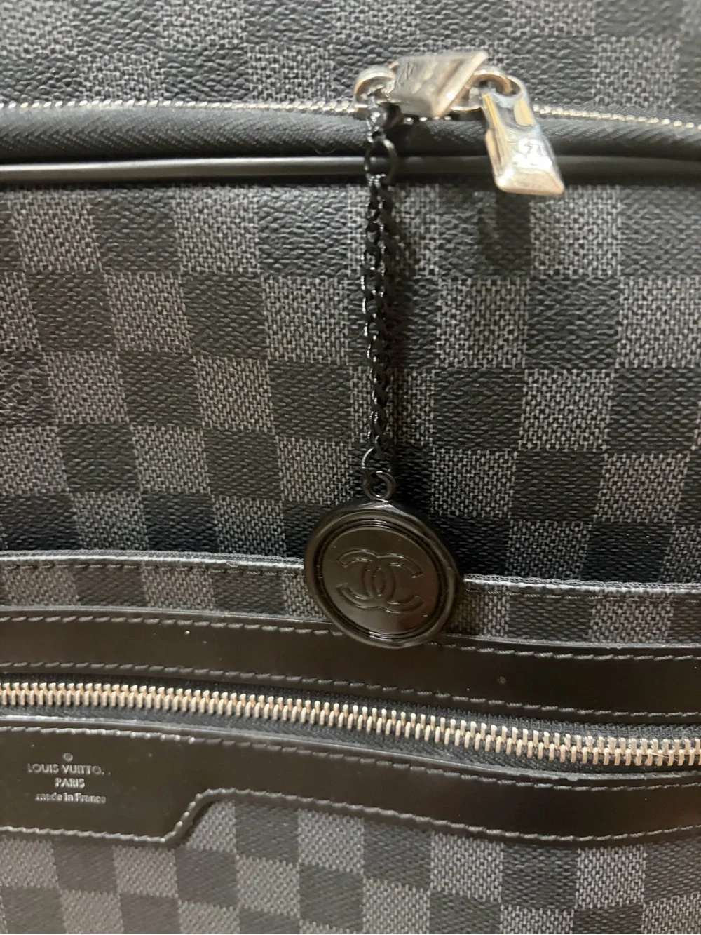 Louis Vuitton classic damier